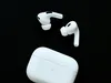Apple готує AirPods з камерами для штучного інтелекту