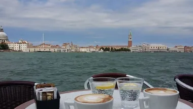 Чашка кави змінює світ